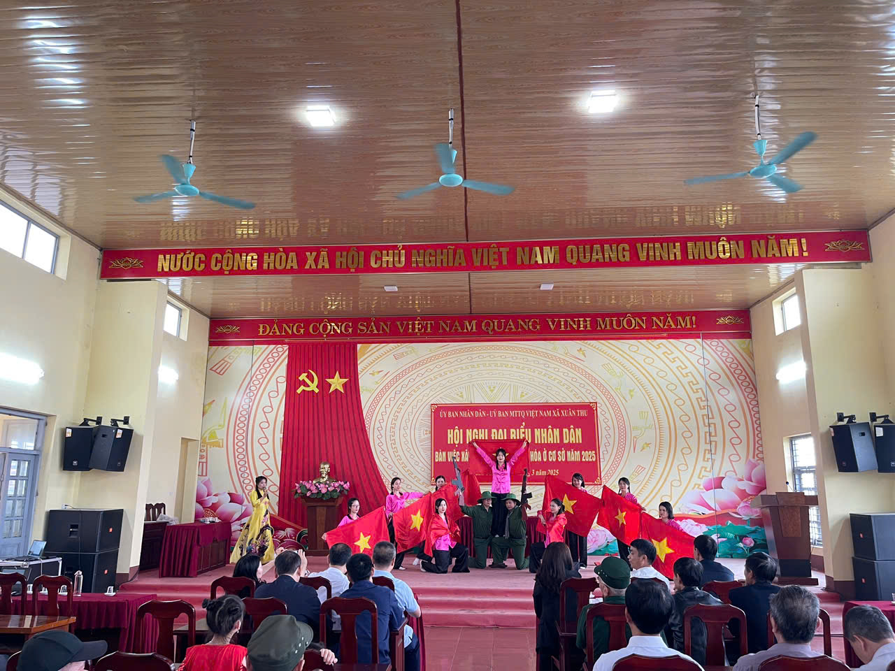 XÃ XUÂN THU TỔ CHỨC HỘI NGHỊ ĐẠI BIỂU NHÂN DÂN BÀN VIỆC XÂY DỰNG ĐỜI SỐNG VĂN HÓA CƠ SỞ NĂM 2025